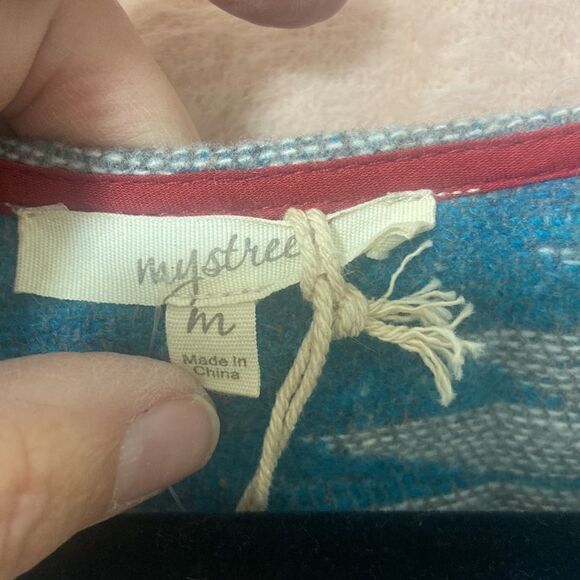 Long Western Aztec Design Vest‎ - Picture 7 of 8